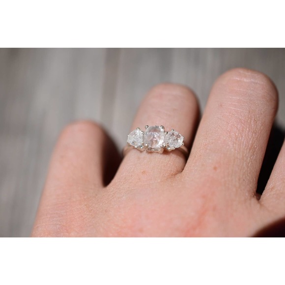 Raw Crystal Ring, Raw Stone Ring, Rings for Women, Stacking Ring, Raw Ge… - Picture 2 of 4